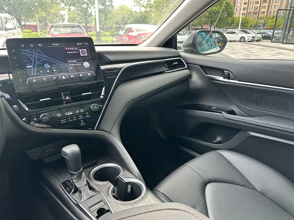 Toyota Camry — миниатюра 22