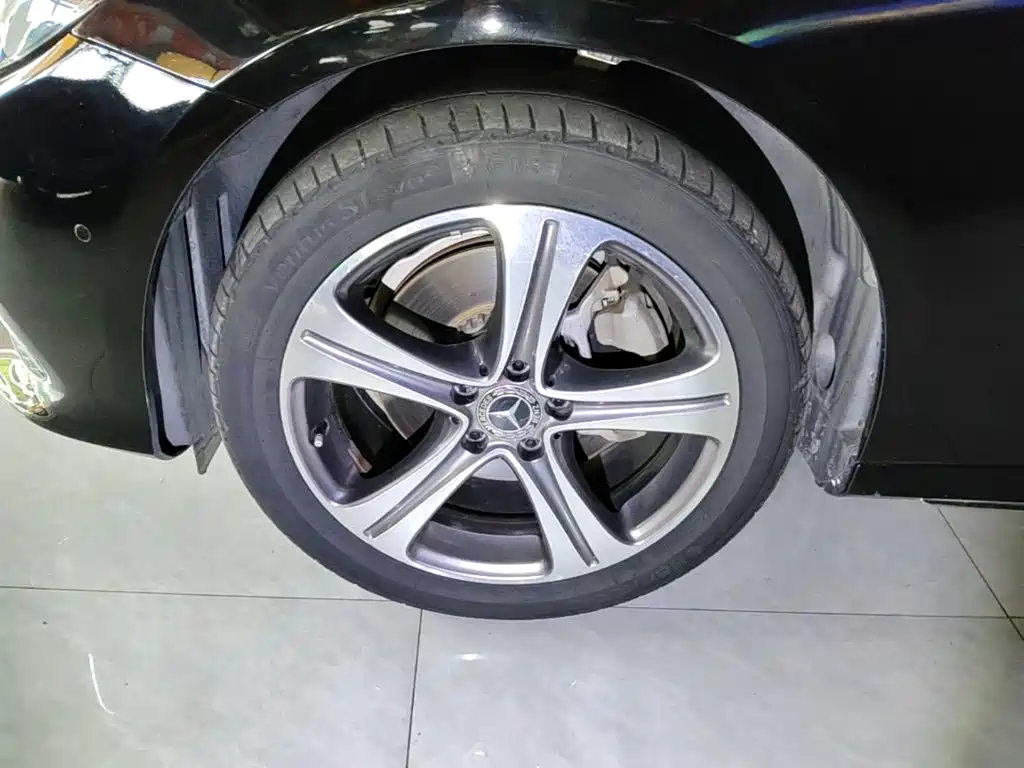 Mercedes-Benz E-Class — миниатюра 25