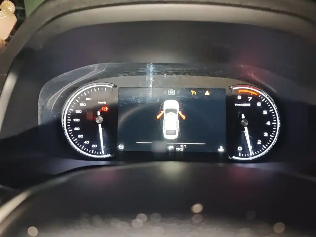 Roewe i6 Classic — миниатюра 4
