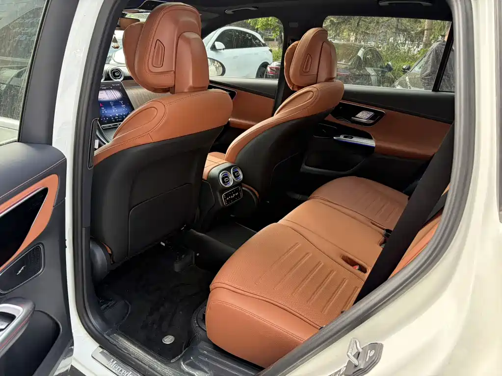 Mercedes-Benz GLC 2023 GLC 300 L 4MATIC 7 мест