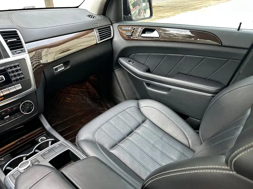 Mercedes-Benz GL-Class — миниатюра 4