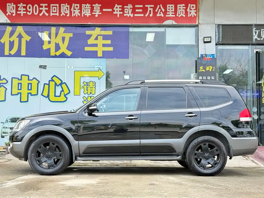 Kia Borrego — миниатюра 11