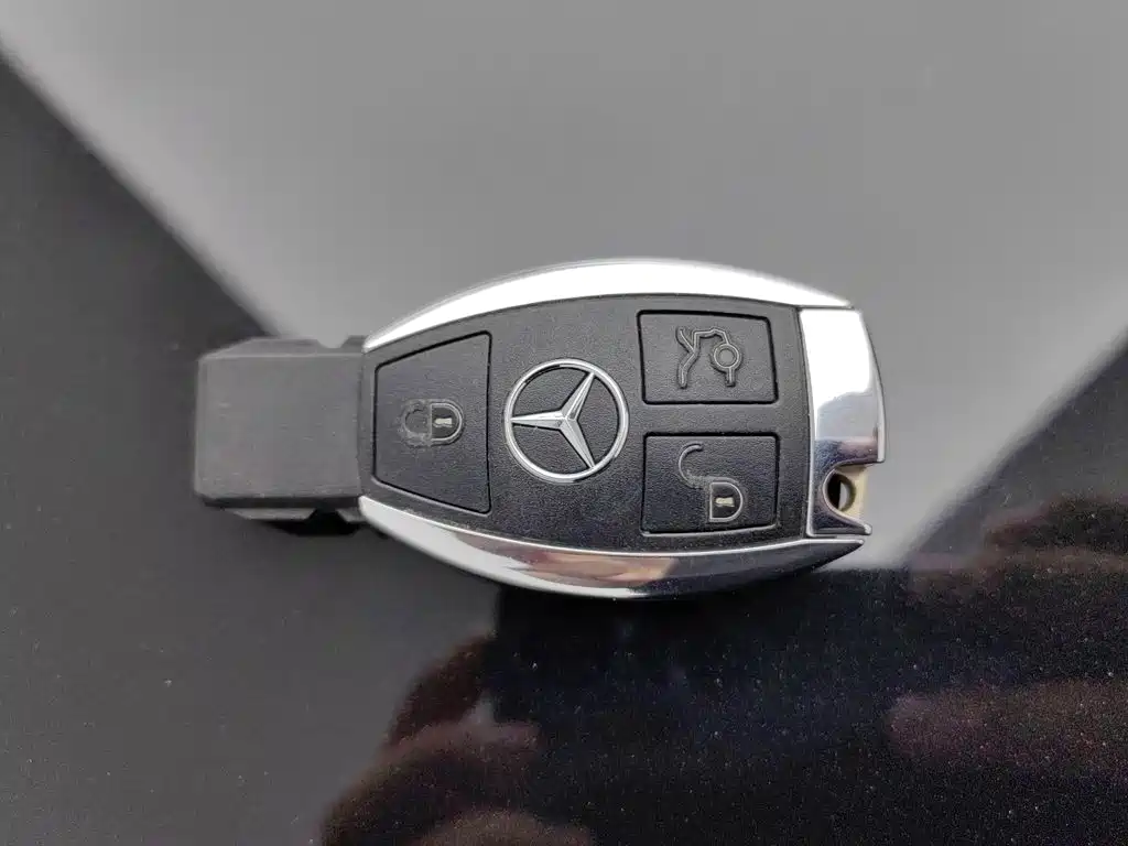 Mercedes-Benz E-Class — миниатюра 19