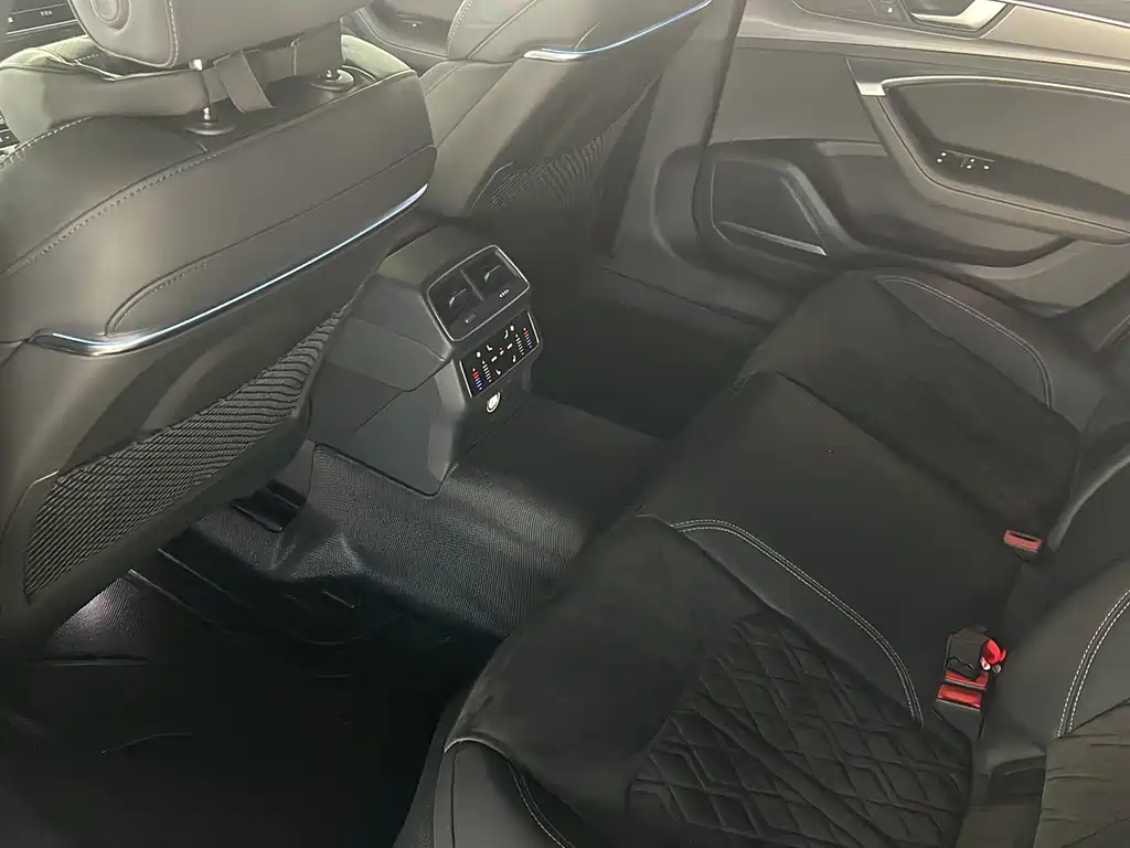 Audi A6L — миниатюра 8