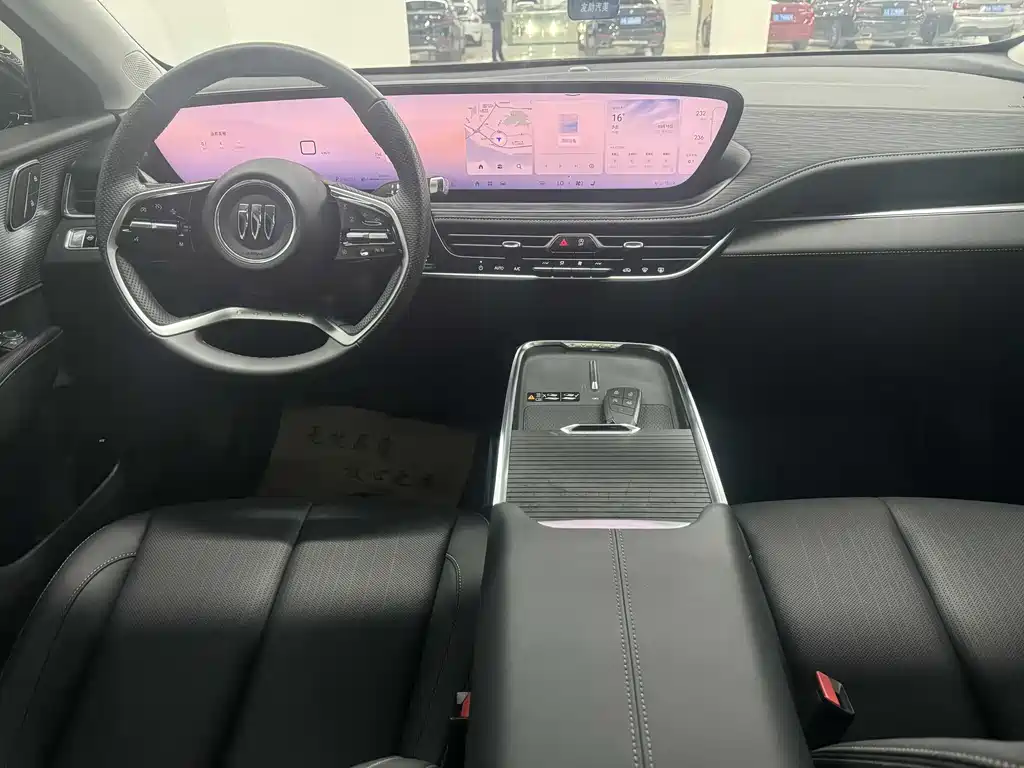 Buick LaCrosse 2025 28T Platinum