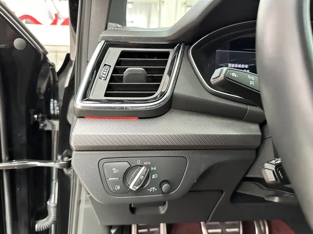 Audi Q5L — миниатюра 8