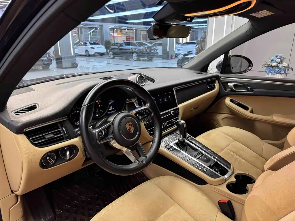 Porsche Macan — миниатюра 6