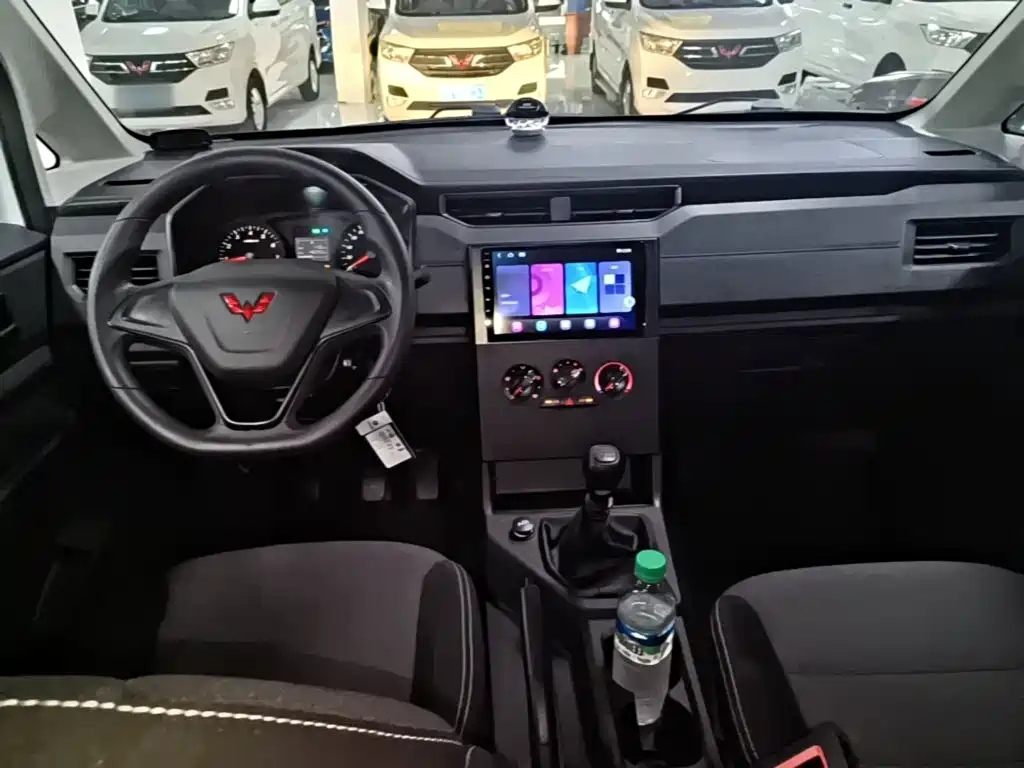 Wuling Hongguang PLUS — миниатюра 10