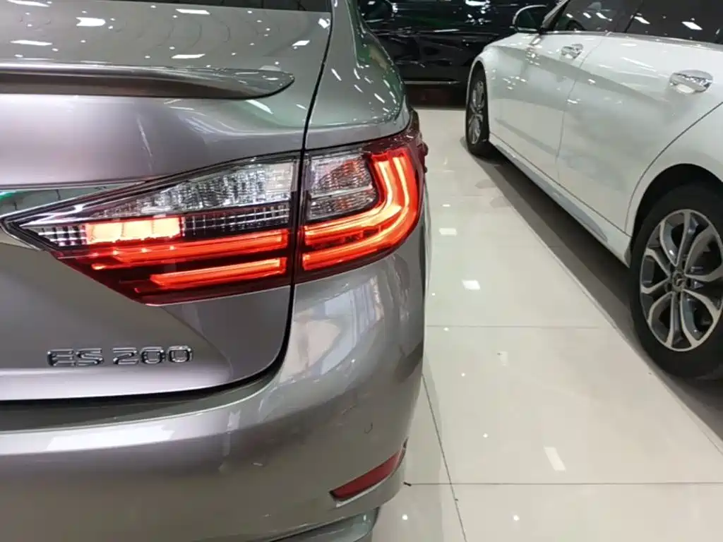 Lexus ES — миниатюра 24