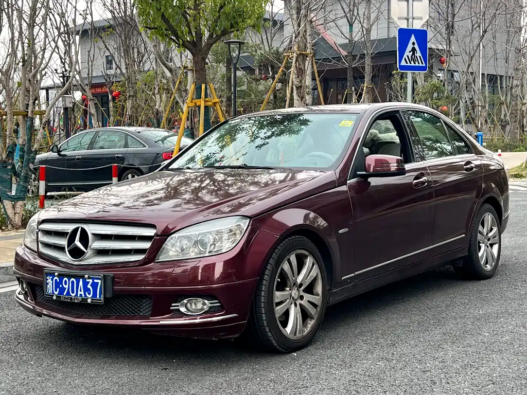 Mercedes-Benz C-Class 2010