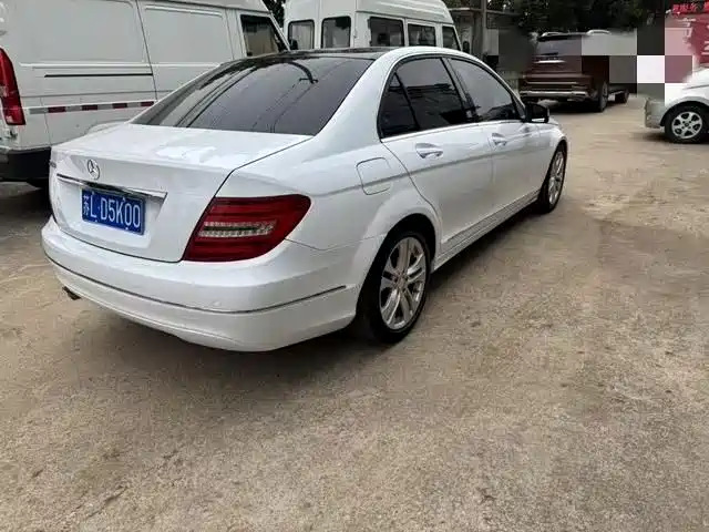 Mercedes-Benz C-Class — миниатюра 6
