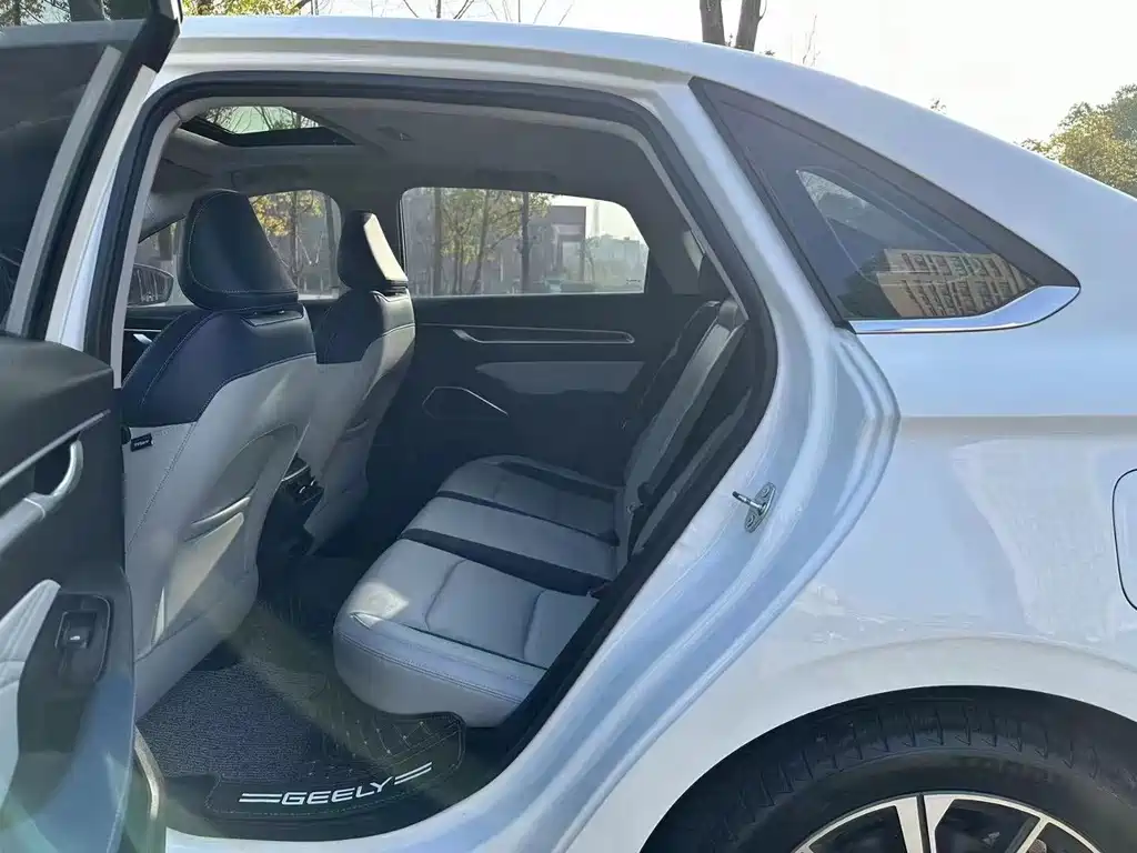 Geely Emgrand — миниатюра 8