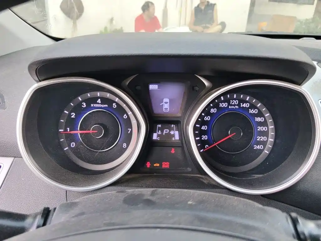 Hyundai Elantra Langdong — миниатюра 4
