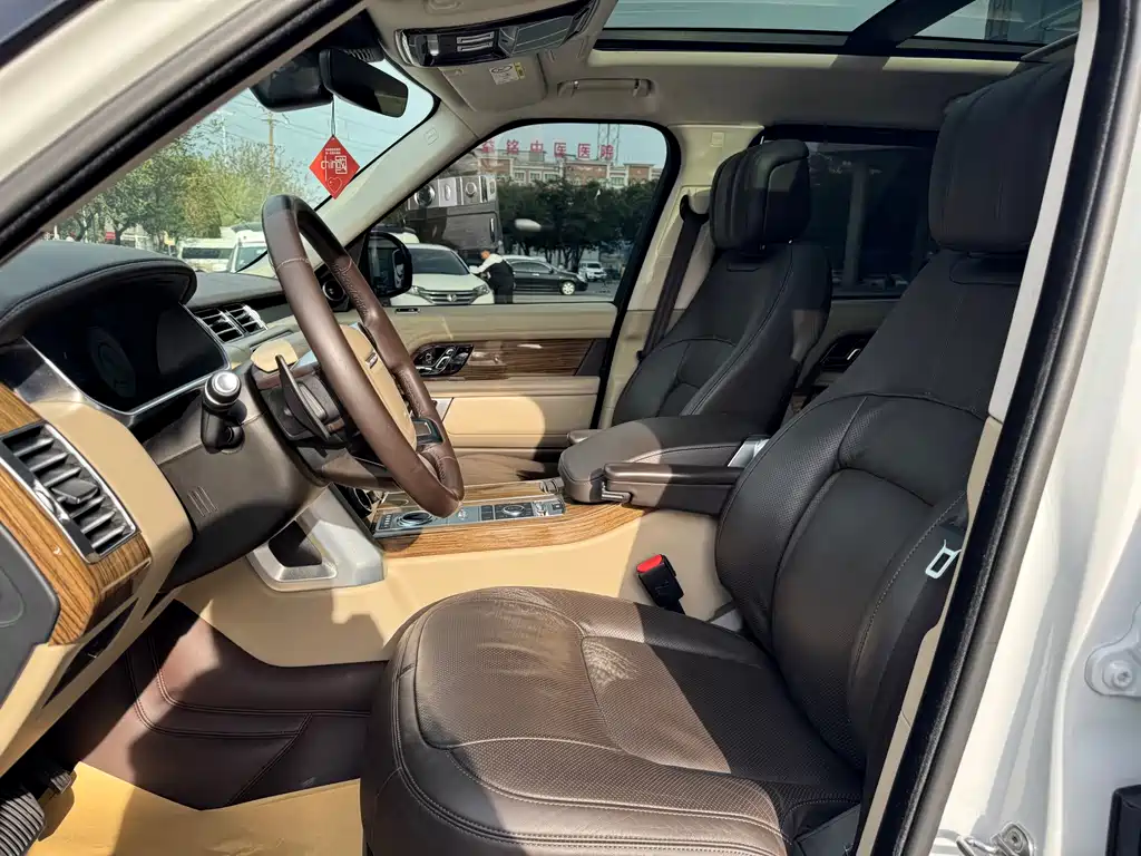 Land Rover Range Rover — миниатюра 4