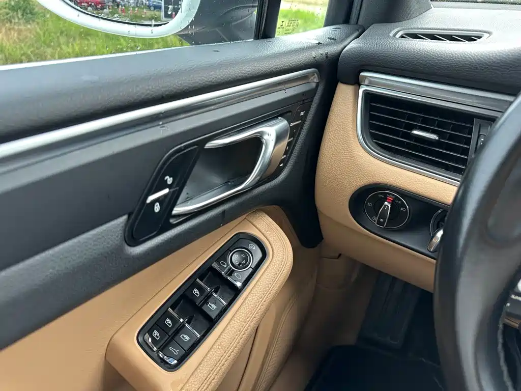 Porsche Macan — миниатюра 22
