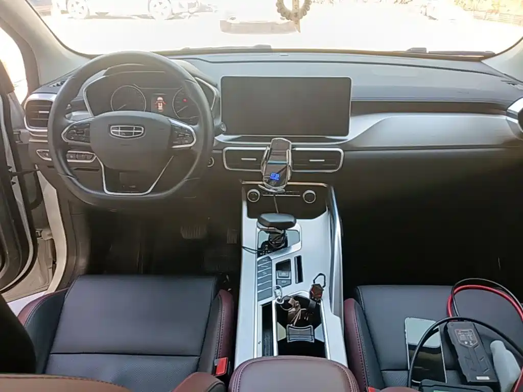 Geely Binyue — миниатюра 10