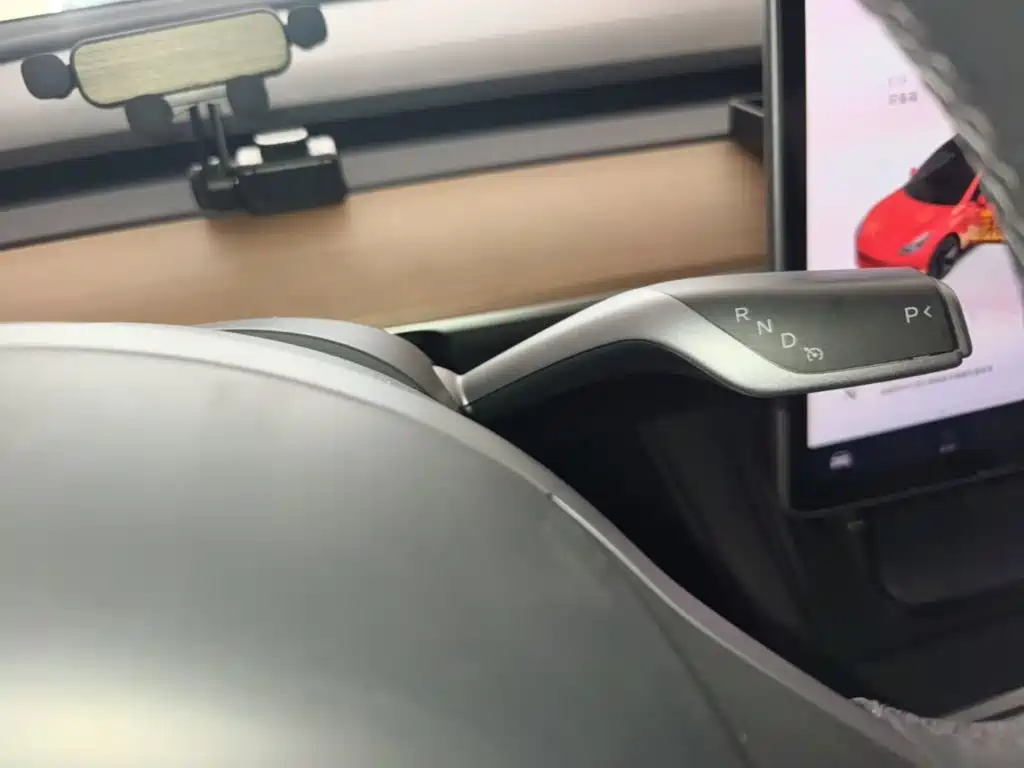 Tesla Model 3 — миниатюра 14