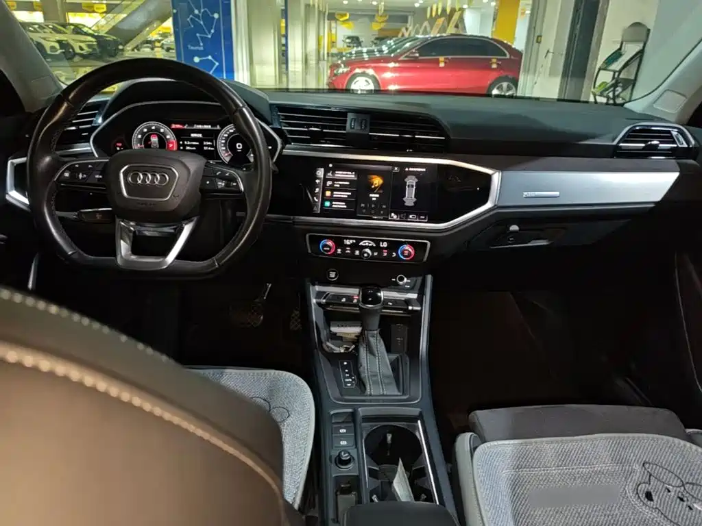 Audi Q3 — миниатюра 10