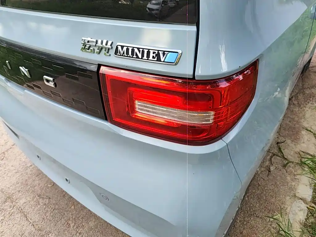 Wuling MINIEV — миниатюра 8