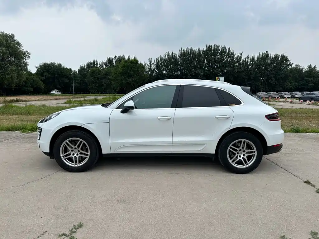Porsche Macan — миниатюра 7