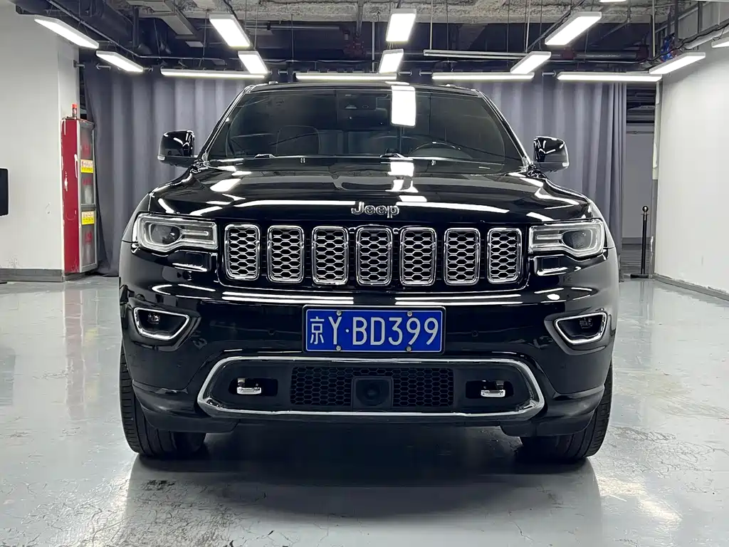 Jeep Grand Cherokee (Import) — миниатюра 2