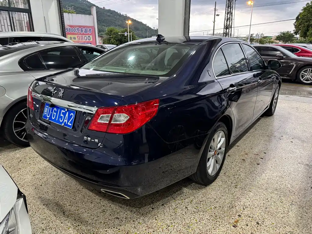 Hongqi Hongqi H7 — миниатюра 5