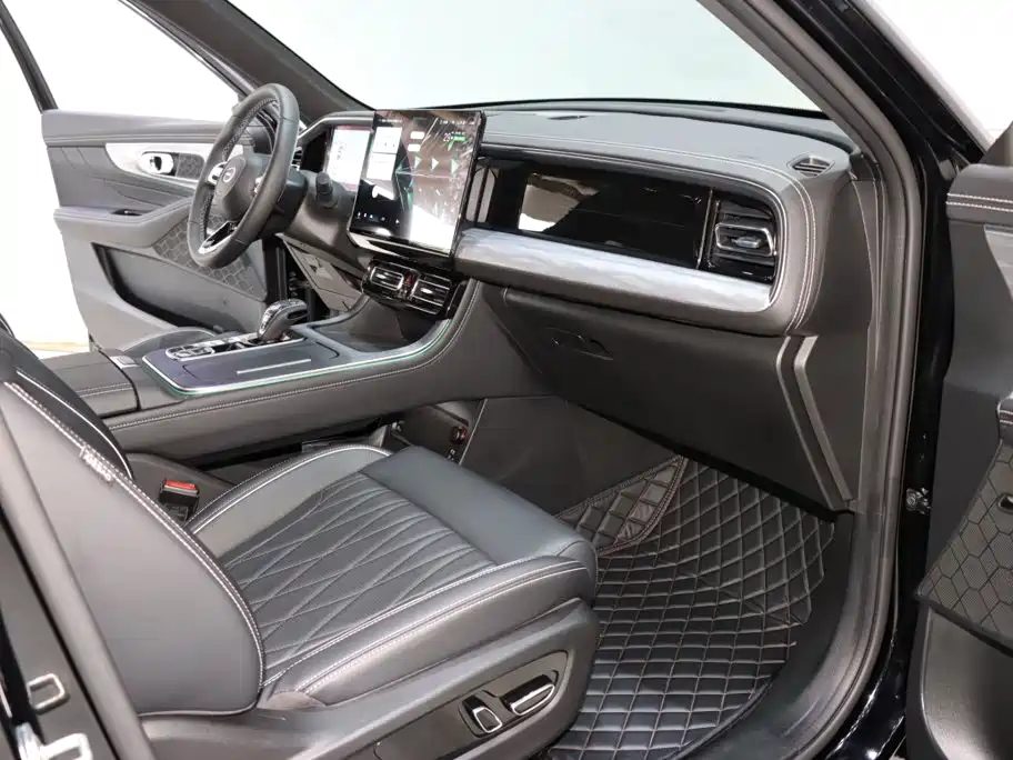 GAC GS8 2025 2.0TGDI Luxury 5 мест