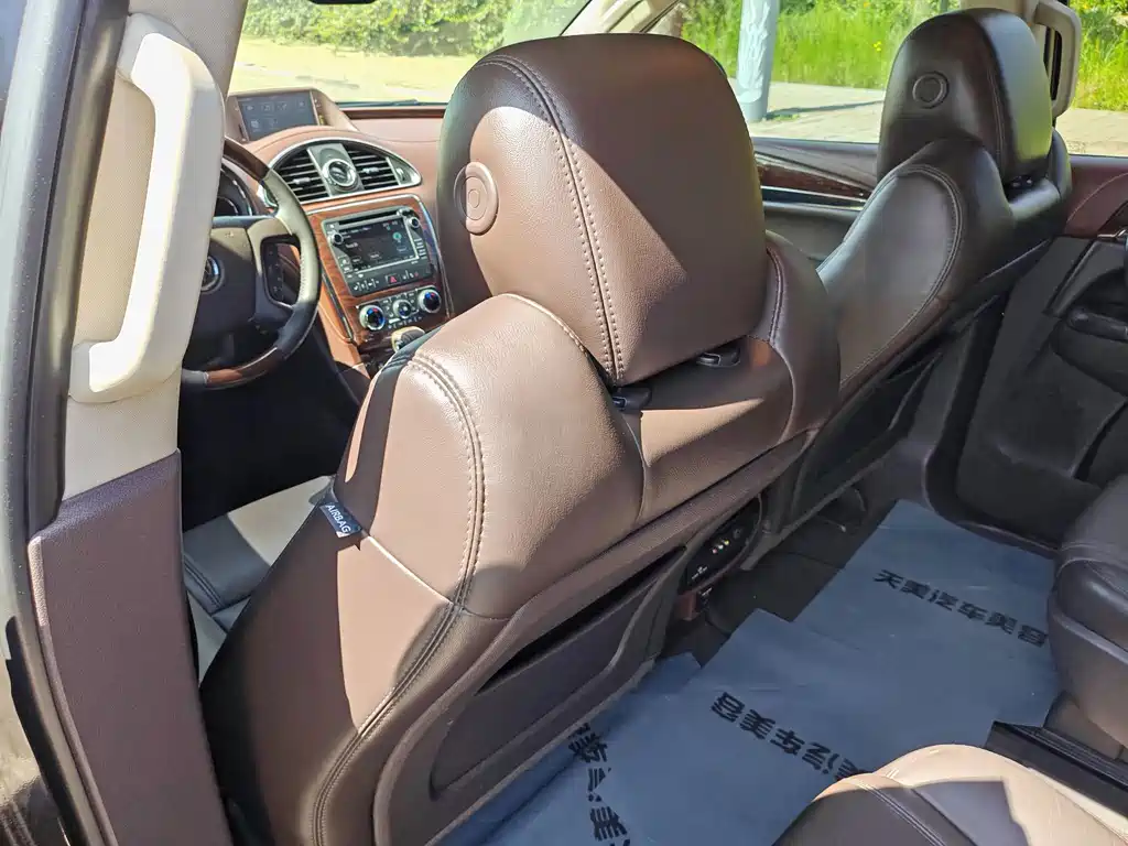 Buick Enclave — миниатюра 15