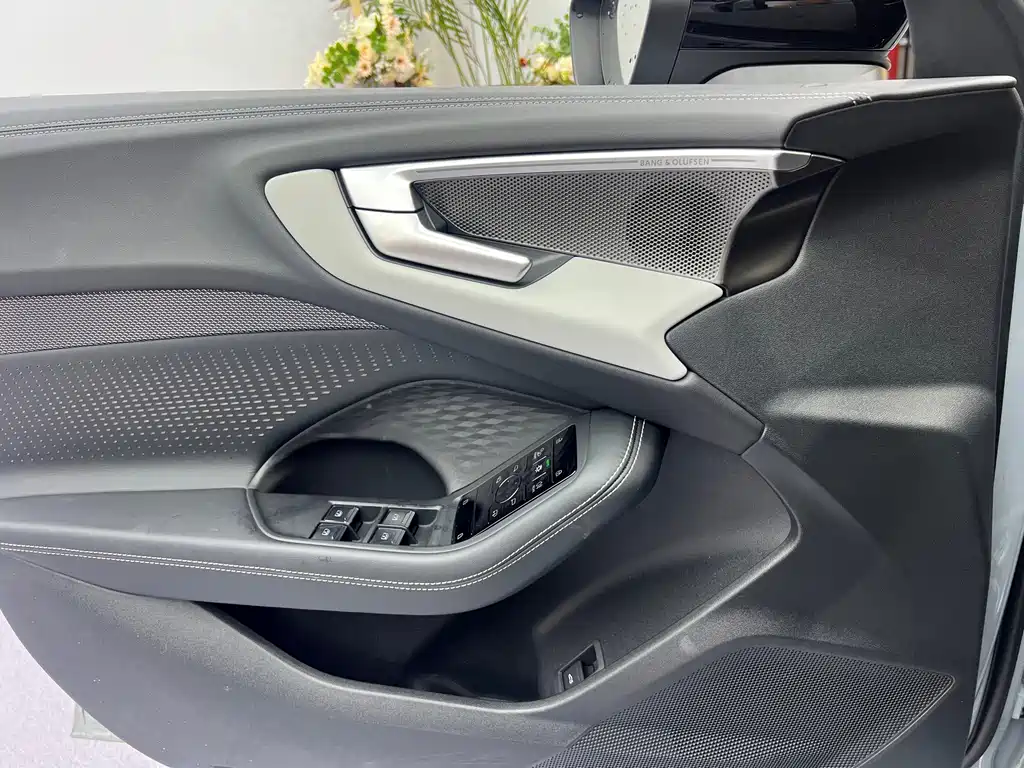 Audi Audi A5L — миниатюра 8