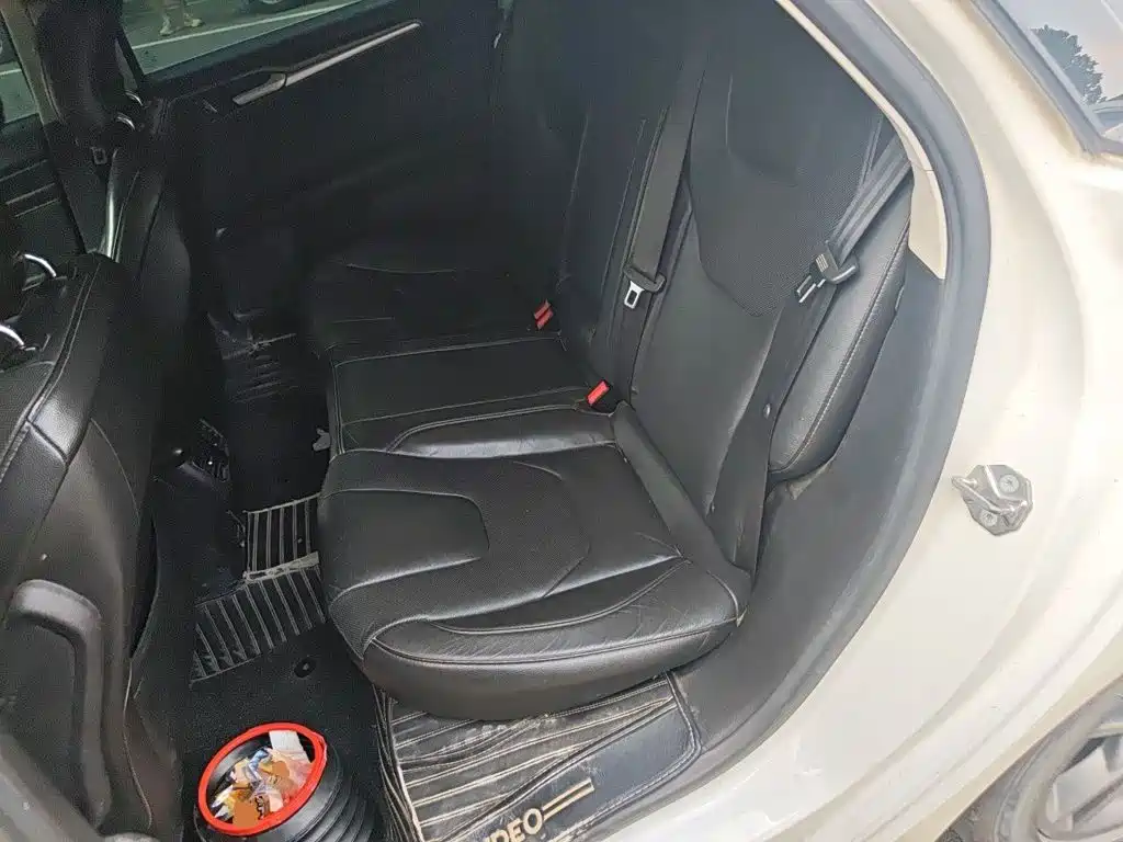 Ford Mondeo — миниатюра 18