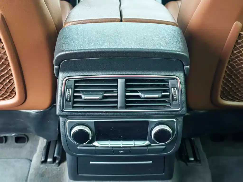 Audi Q7 — миниатюра 11