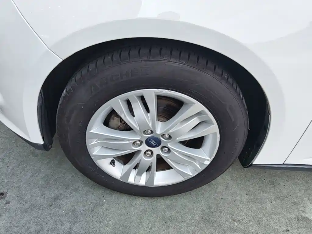 Ford Focus — миниатюра 23