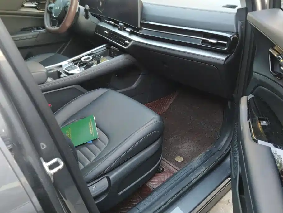 Kia Sportage 2024 Silver/gray из Китая, фото 2