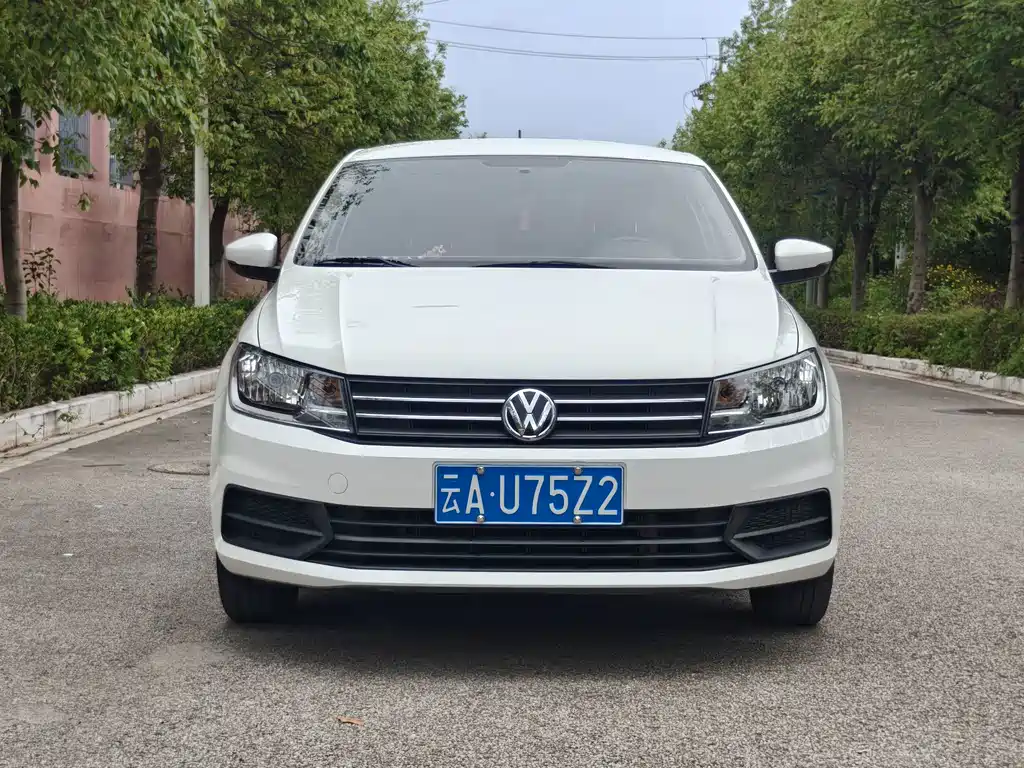 Volkswagen Santana — миниатюра 2