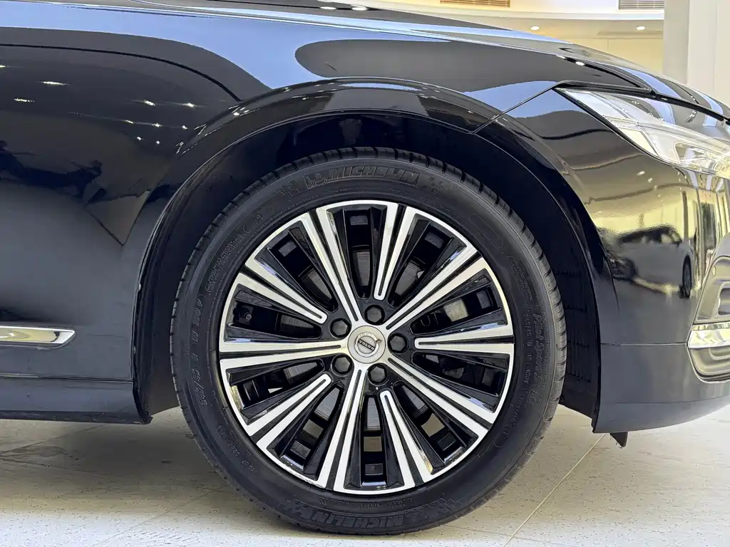 Volvo S90 — миниатюра 8
