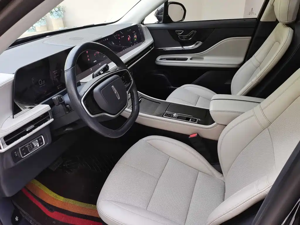 Lincoln Corsair 2023 2.0T Premium