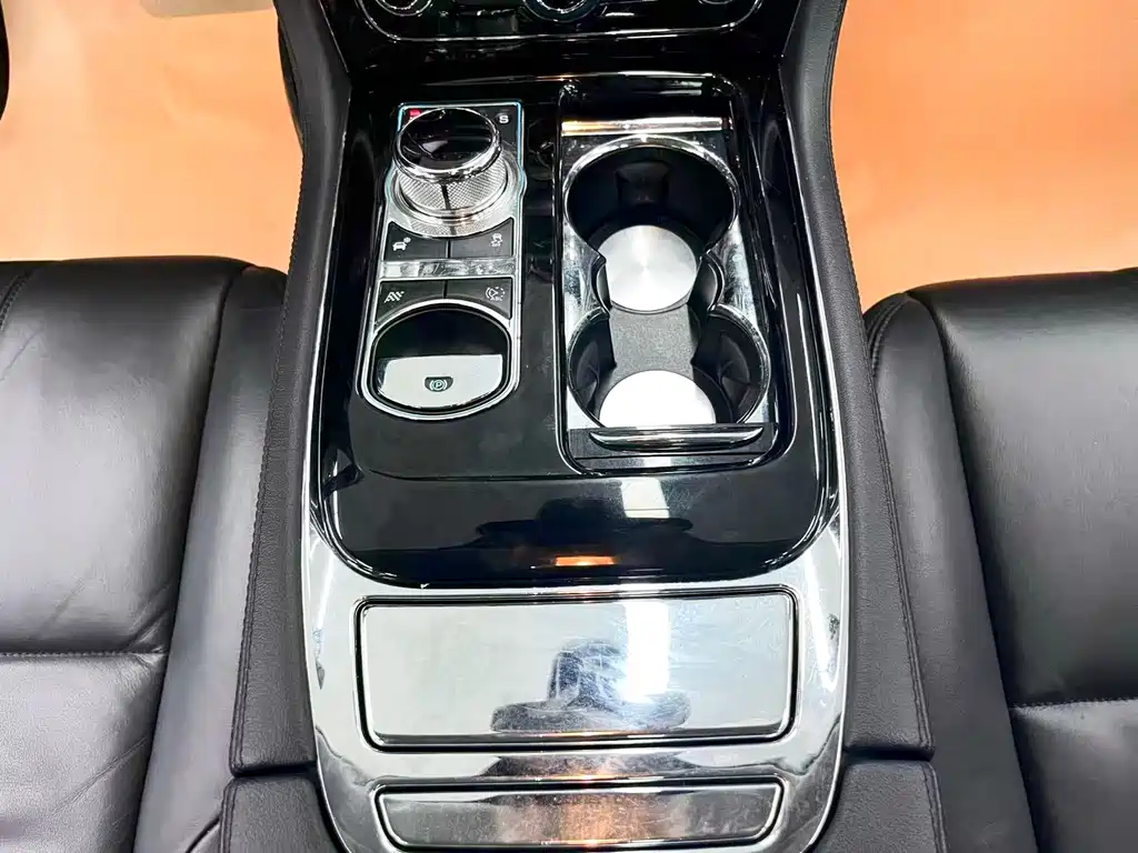 Jaguar XJ — миниатюра 18