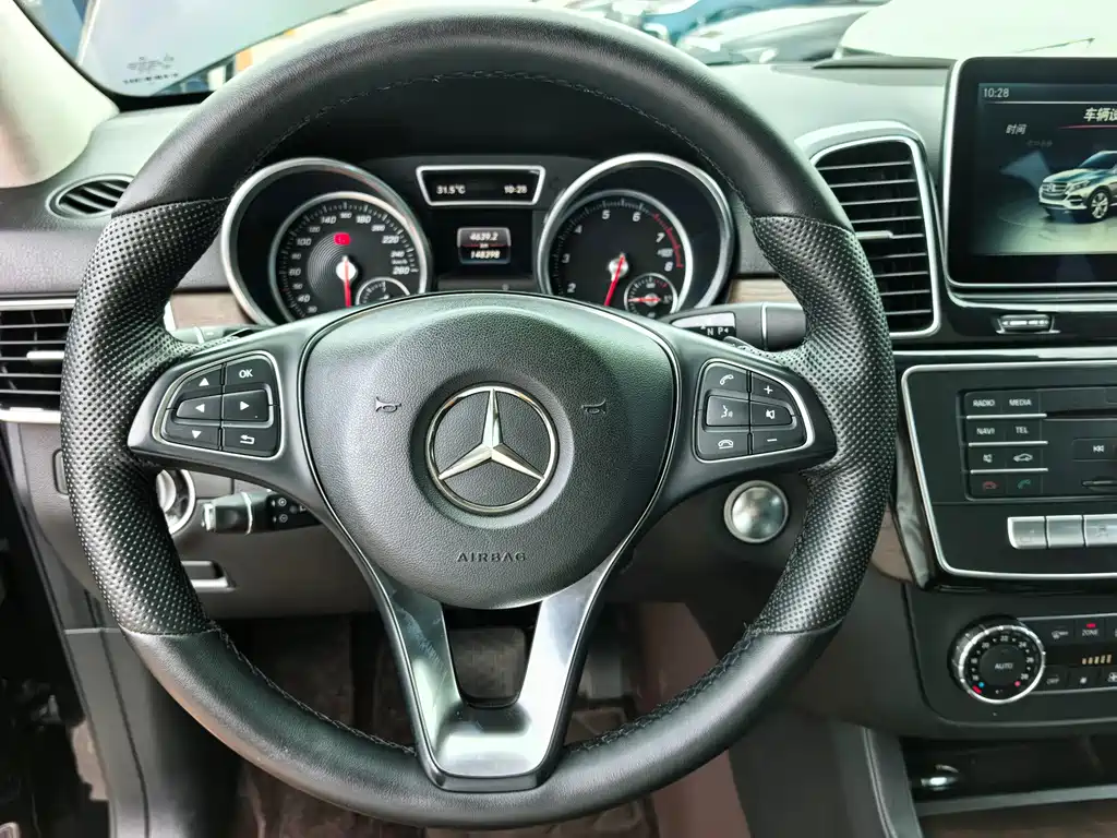Mercedes-Benz GLE (Import) — миниатюра 8