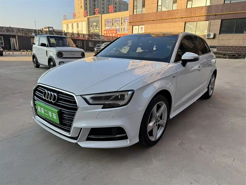 AUDI  A3