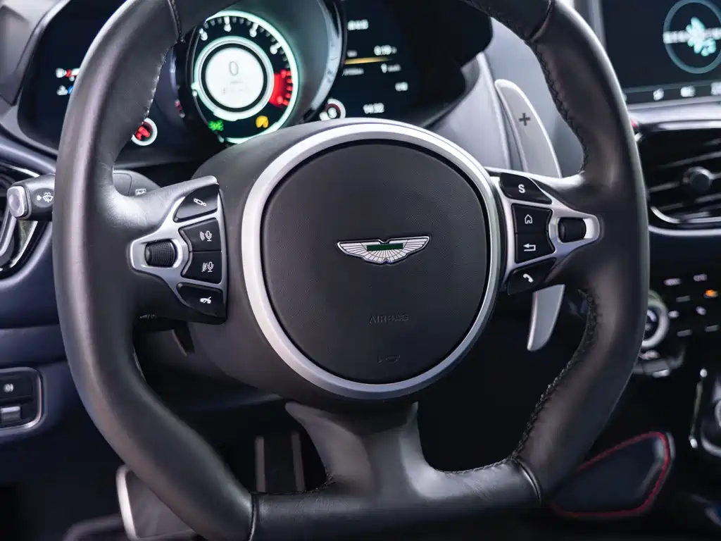 Aston Martin V8 Vantage — миниатюра 14