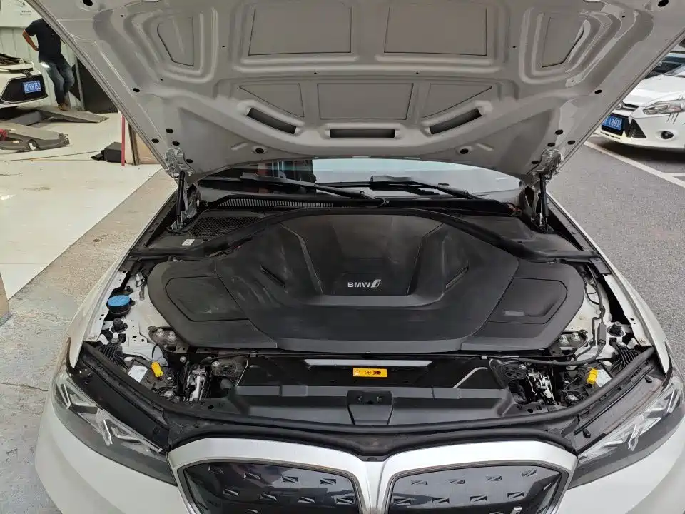 BMW i3 — миниатюра 9