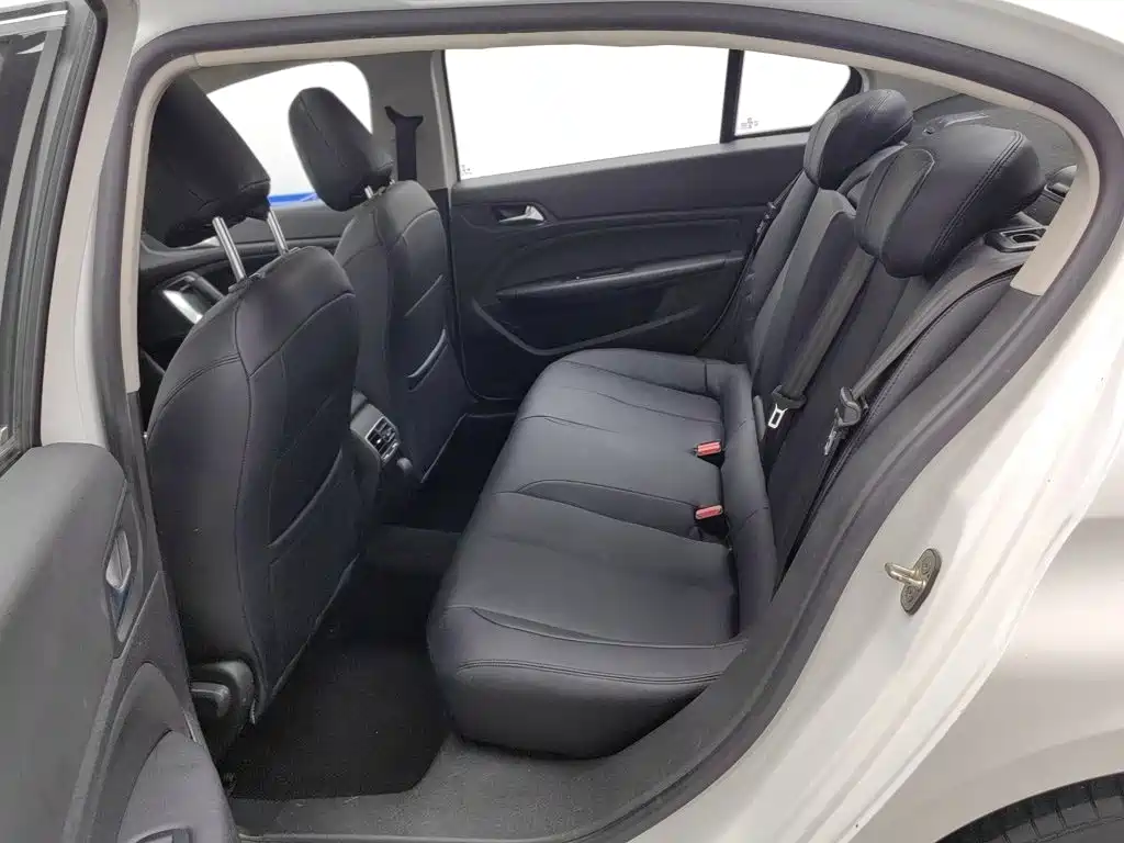 Peugeot 408 — миниатюра 15