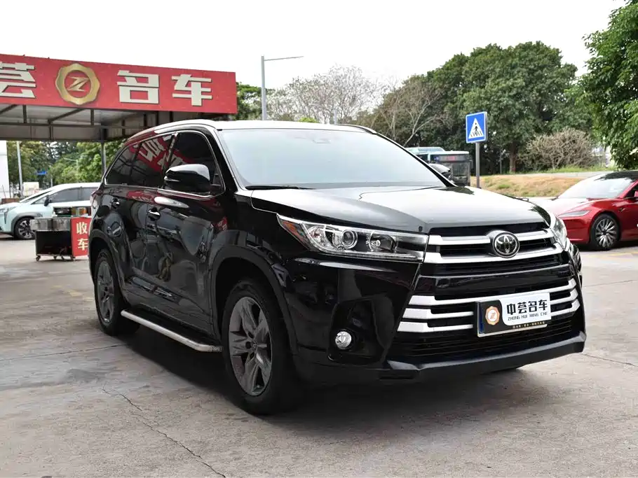 TOYOTA HIGHLANDER
