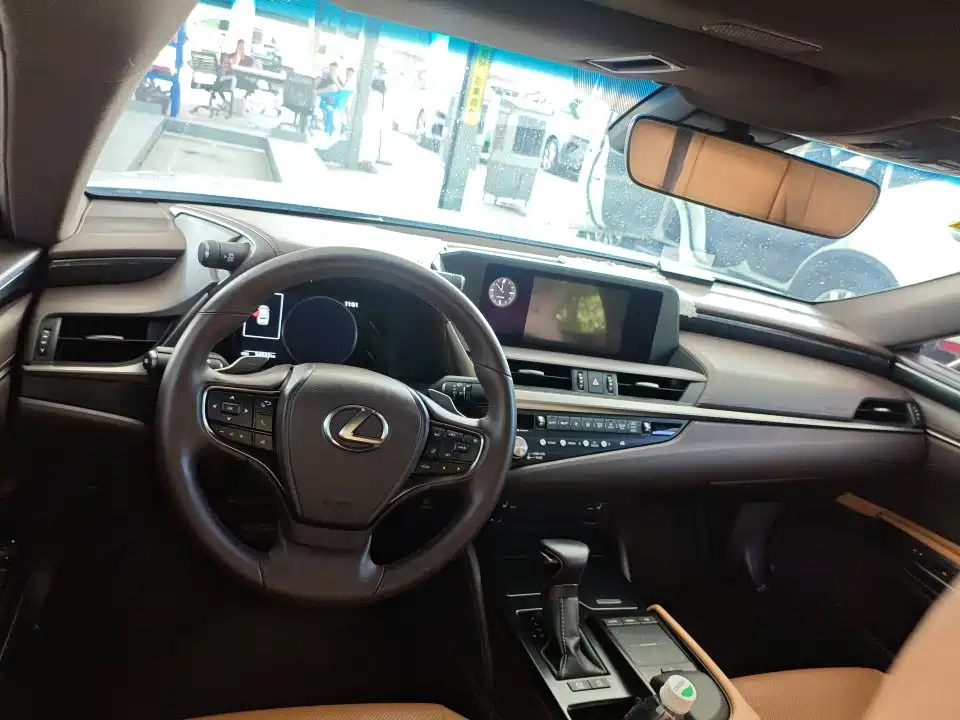 Lexus ES — миниатюра 4
