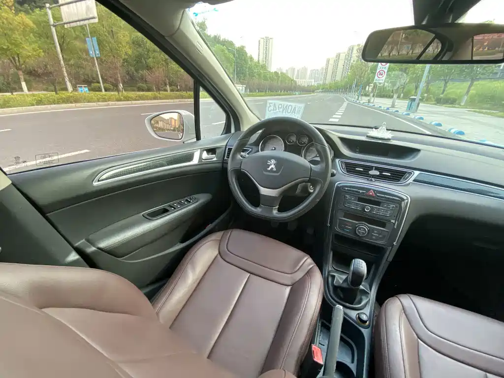 Peugeot 308 — миниатюра 12