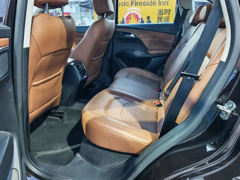 Borgward BX7 — миниатюра 9