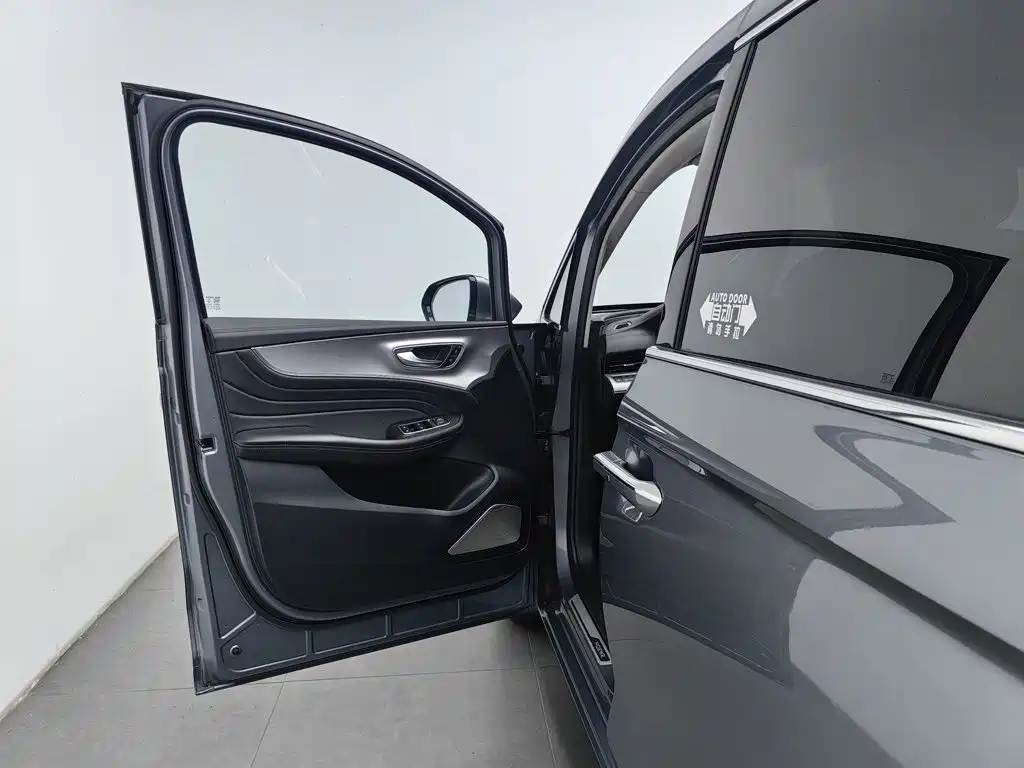 Roewe iMAX8 — миниатюра 8