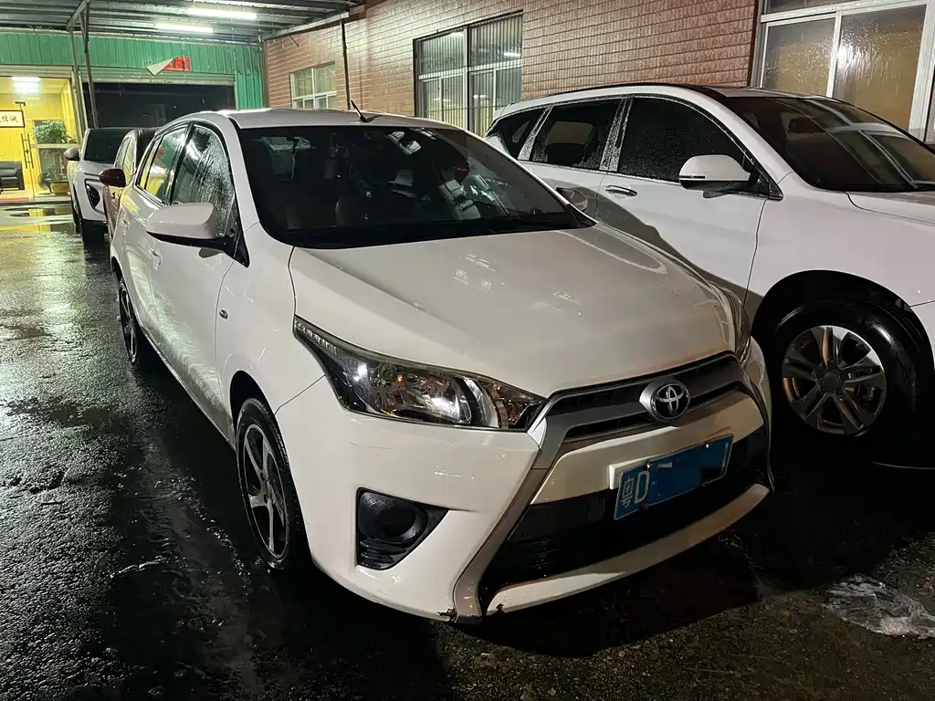 Toyota Yaris L — миниатюра 3