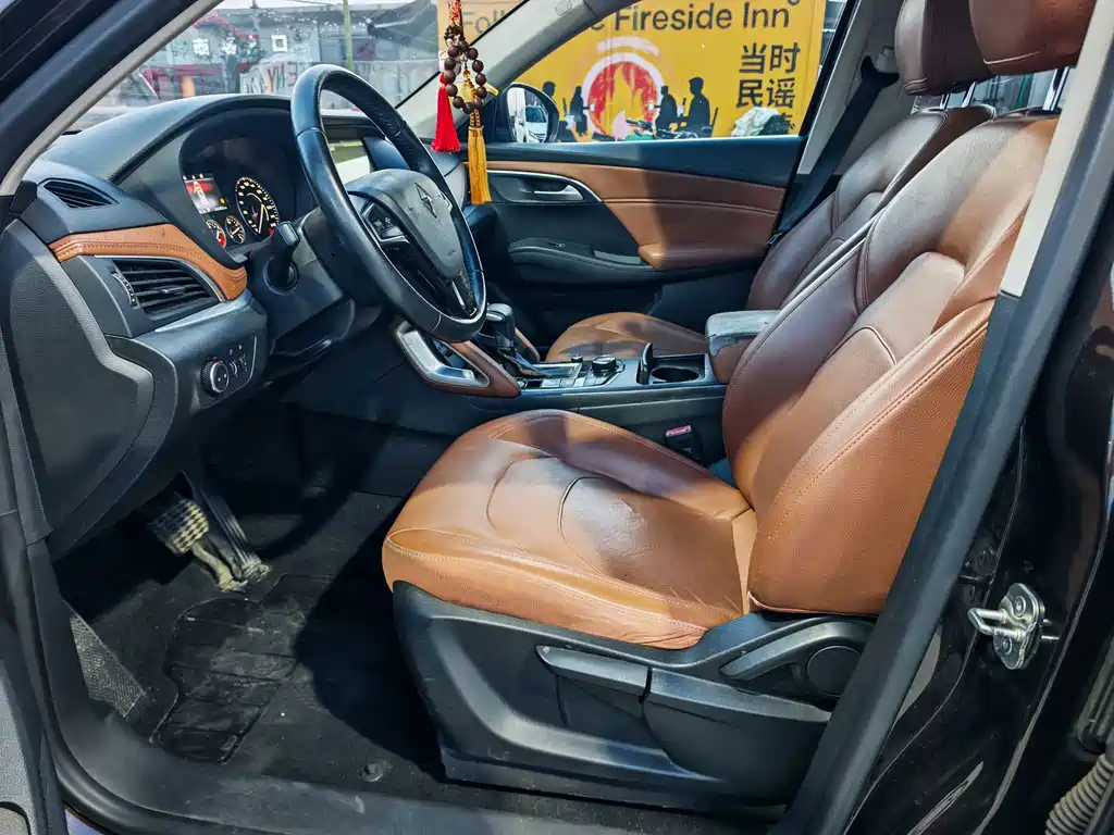 Borgward BX7 — миниатюра 10