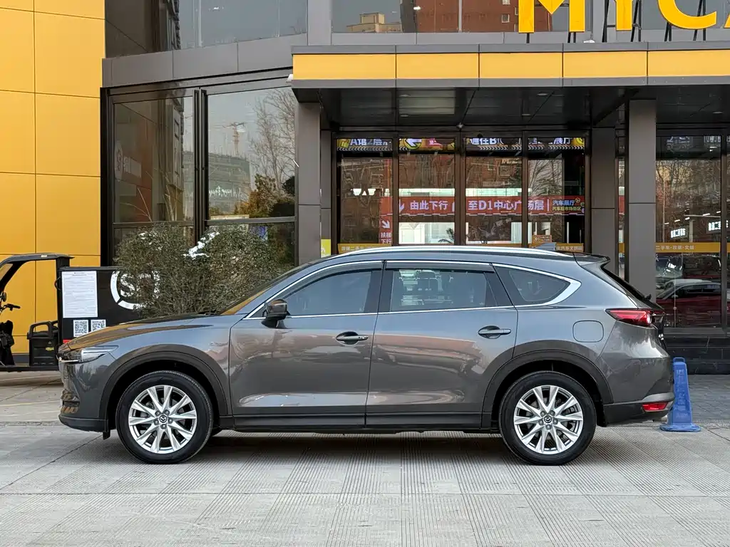 MAZDA CX 8